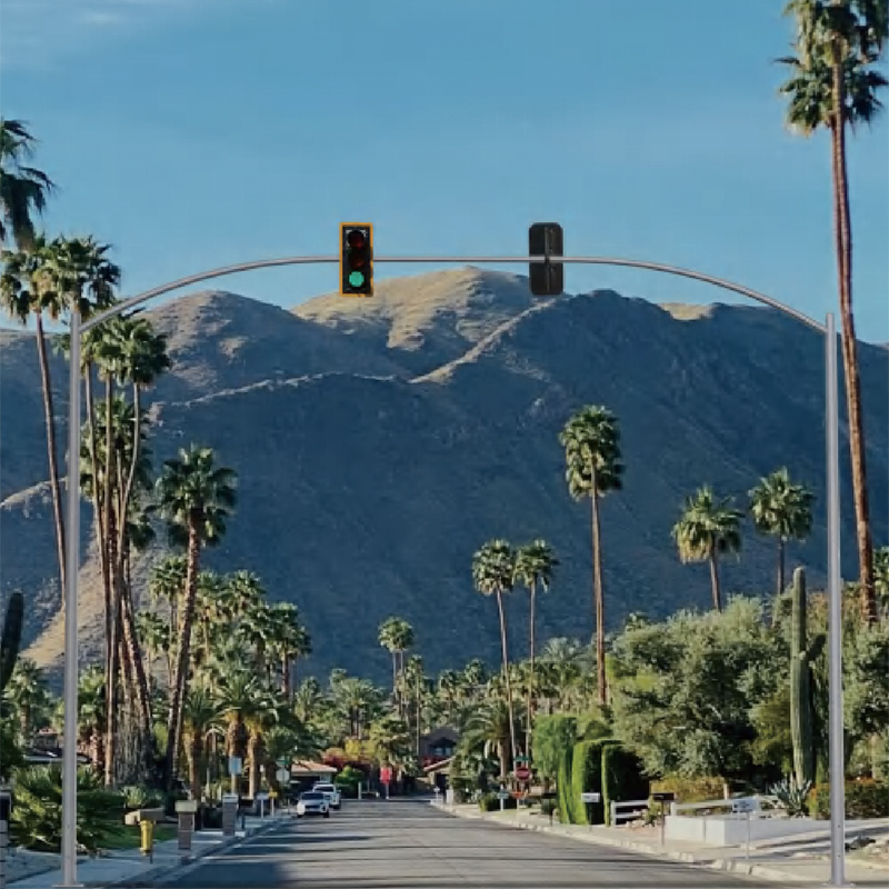 Palo semaforico in alluminio con braccio